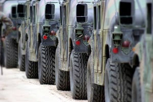 miltary_humvees_lined_up