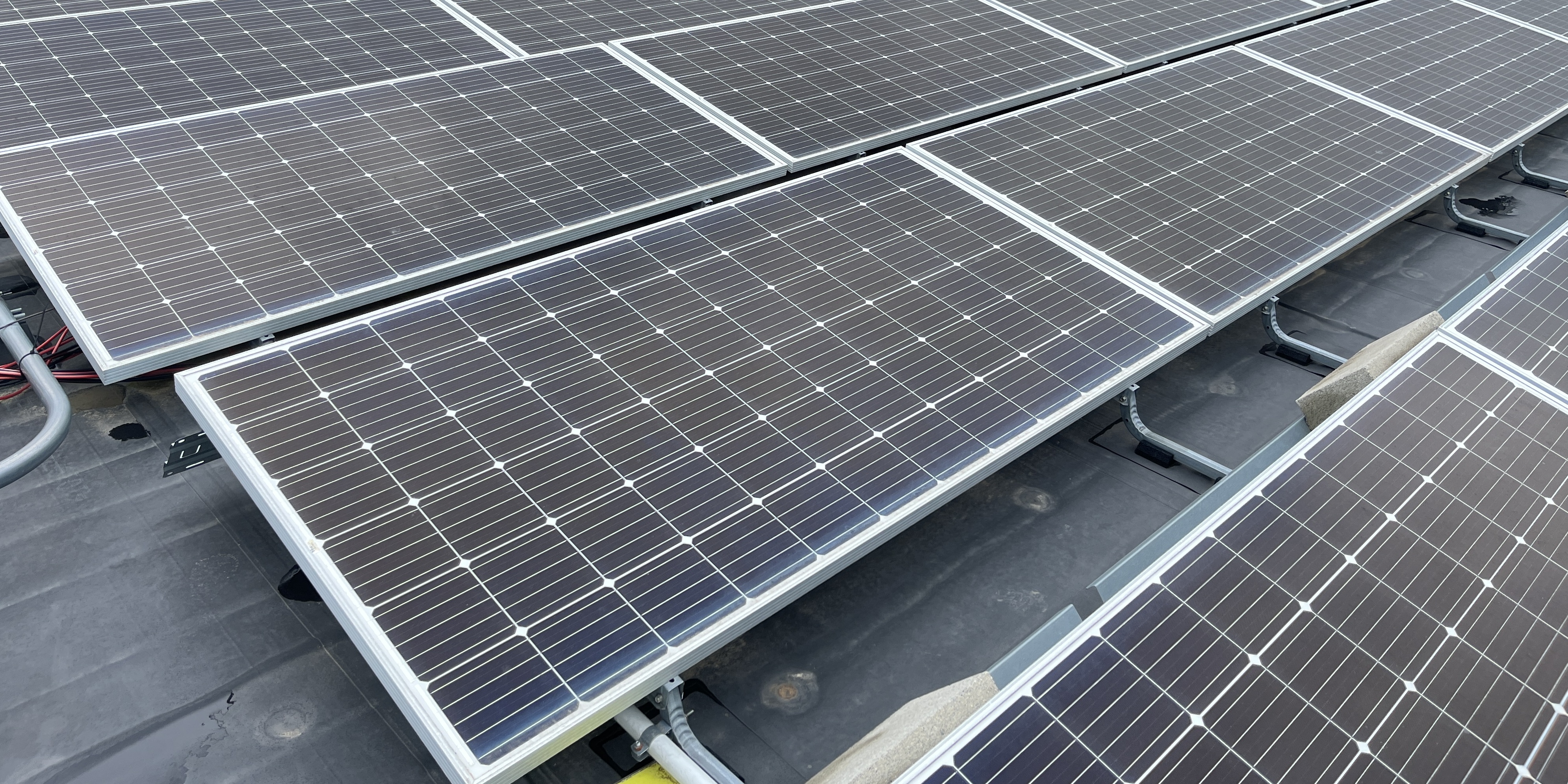 solar panels power strouse converting